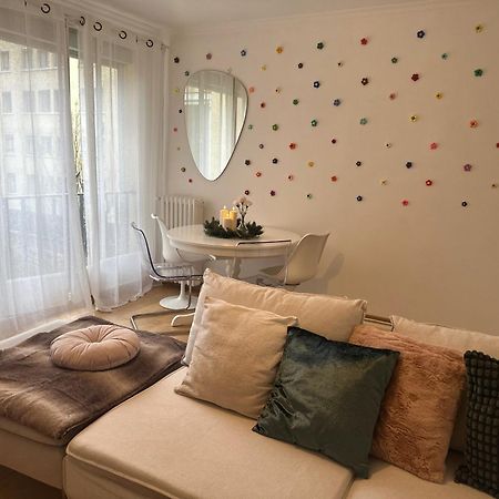 Cozy 3 Bedroom Apartment Dans Republique Paris Exterior photo